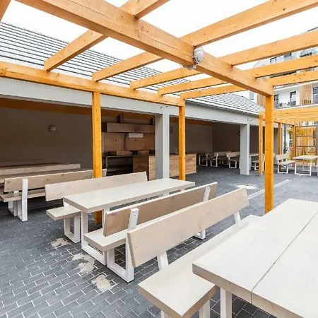 Limonkowy Podczele Apartment